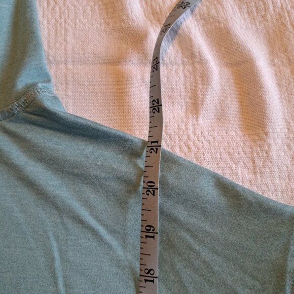 Runway girls size large or 12/14 hooded long sleeved shirt quick dry - Picture 6 of 7